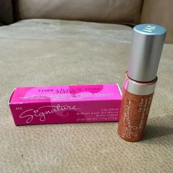 Mary Kay MK Signature Tiger Lily Lip Gloss Size .27 oz - Picture 1 of 2